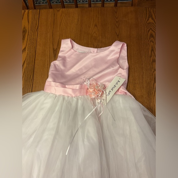 Pink and white tulle dress - Picture 2 of 6